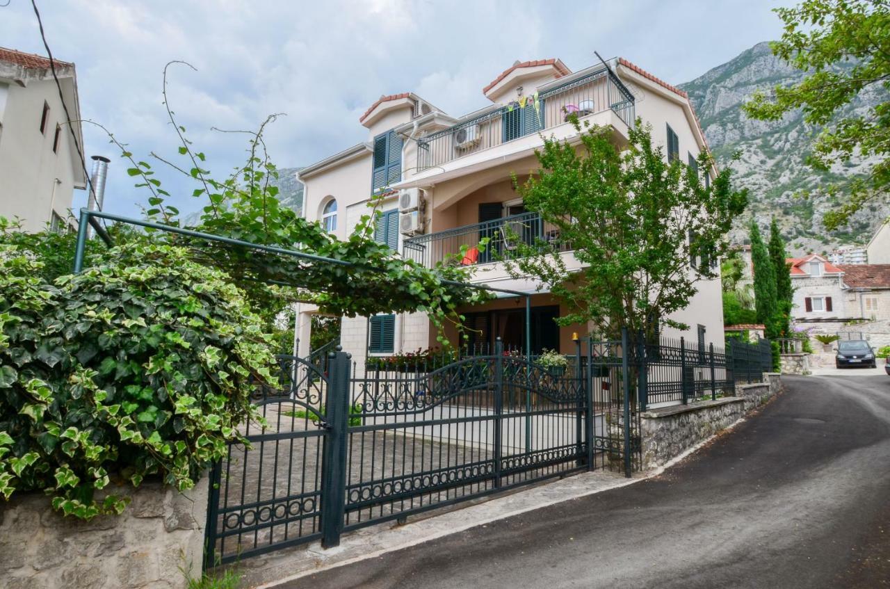 Apartment Radulovic Kotor Exteriör bild